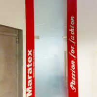 Read more about the article MARATEX fashion retail company, стеклянная дверь с верхней фрамугой