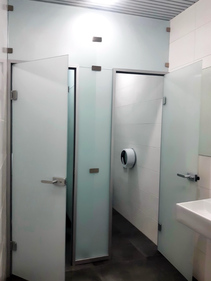 Сантехнические стеклянные перегородки, фото 10