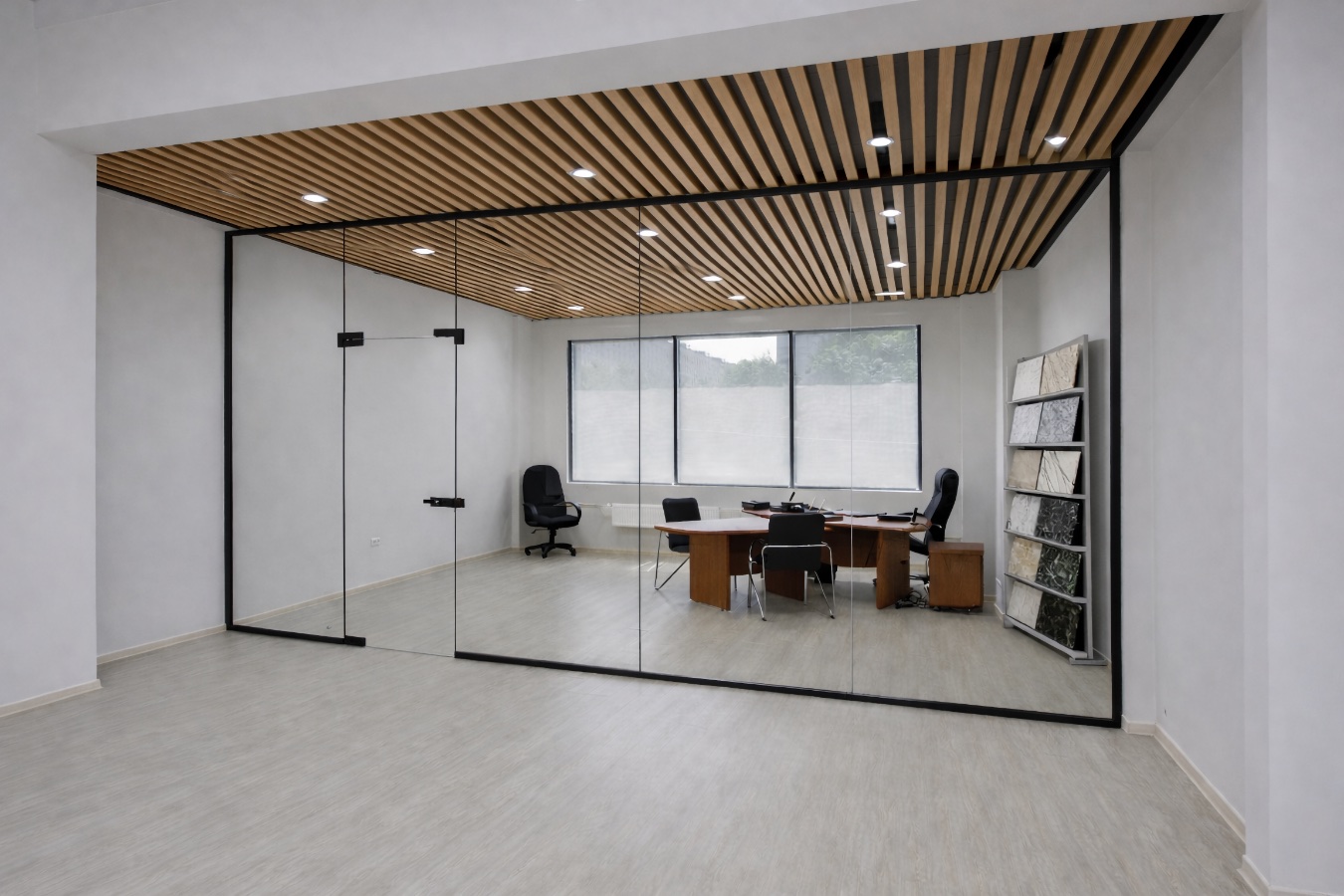 Стеклянные перегородки распашные двери, фото 3